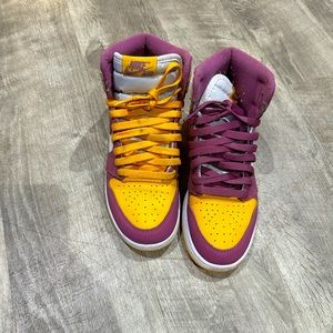 Jordan 1 Retro High OG
Brotherhood (GS)